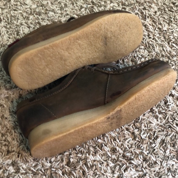Clark’s Wallabee brown beeswax leather in size 7 - Picture 3 of 4